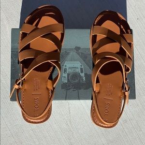 TOMS tan leather sandal women’s 7